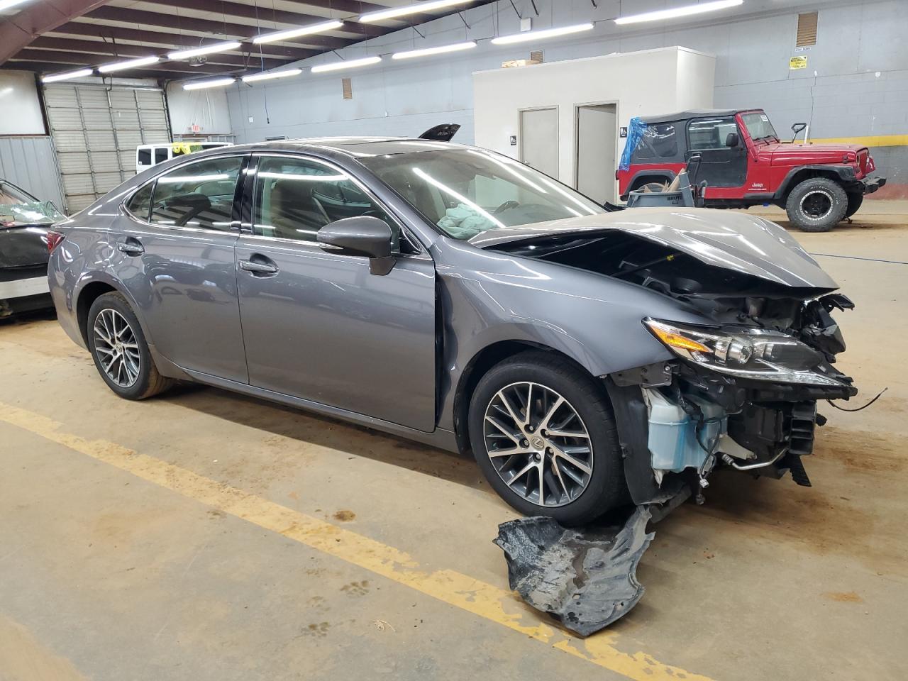 2016 Lexus ES - Image 4