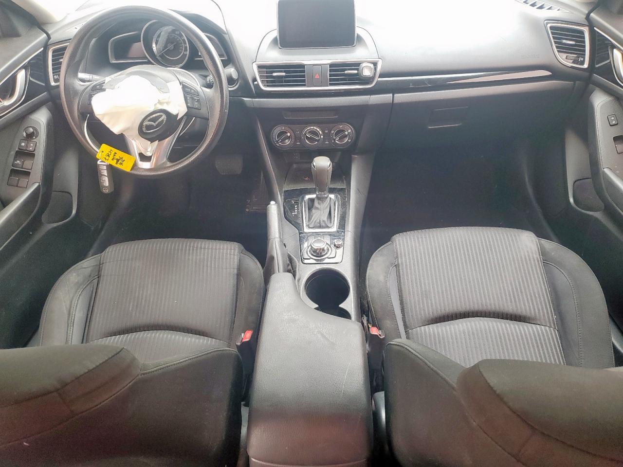 2016 Mazda 3 - Image 8