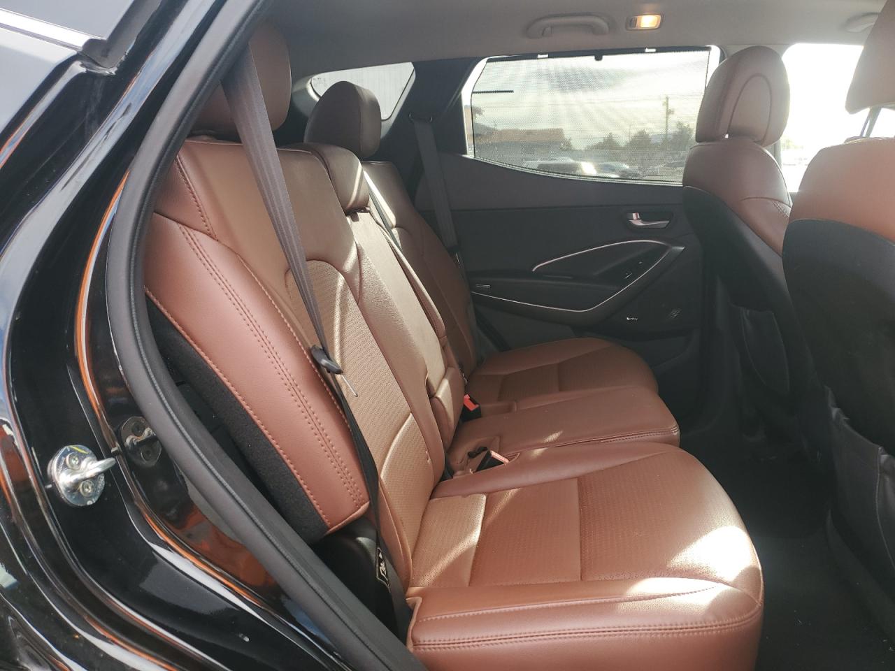 2015 Hyundai Santa Fe - Image 11