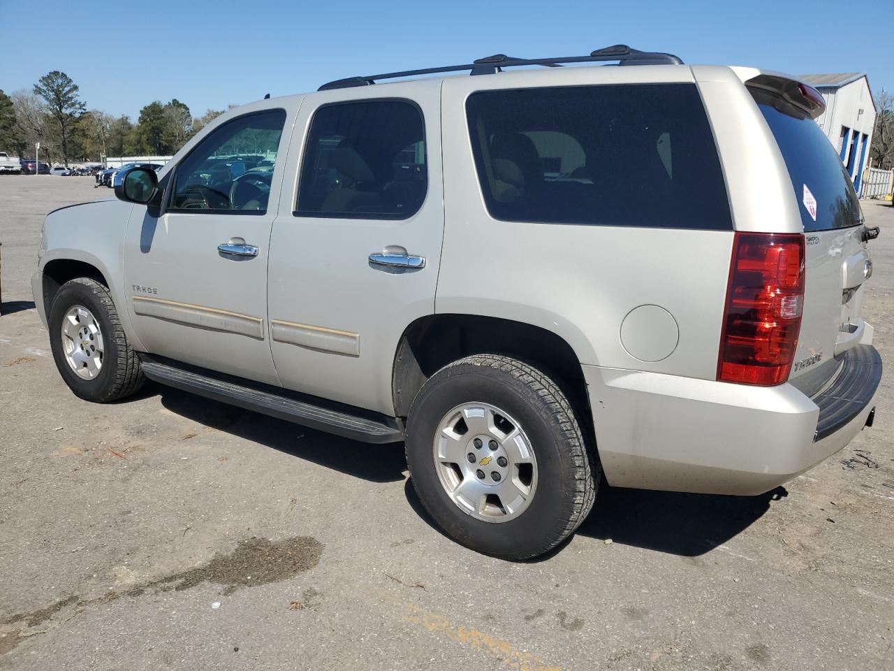 2011 Chevrolet Tahoe - Image 2