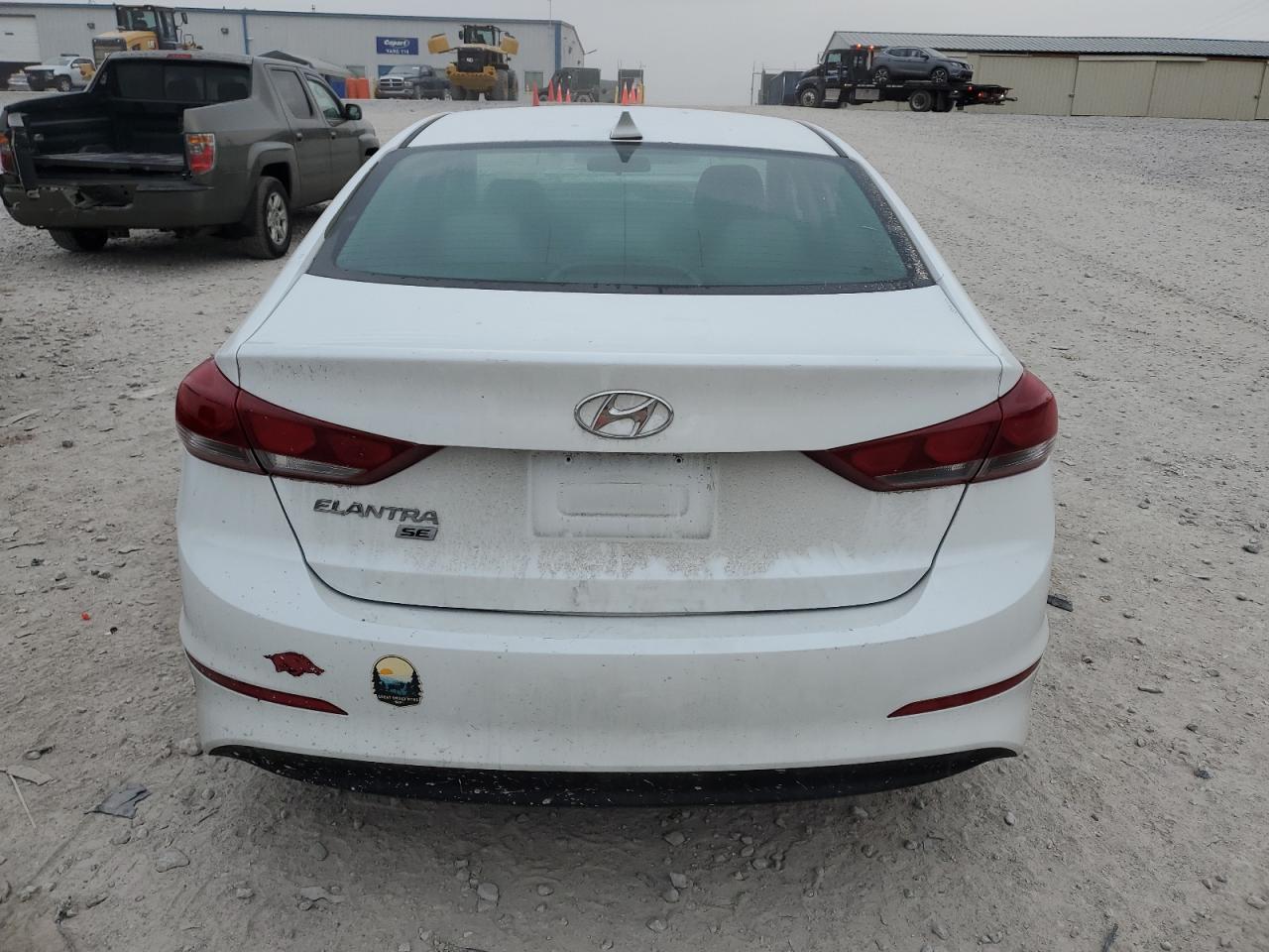 2017 Hyundai Elantra - Image 6