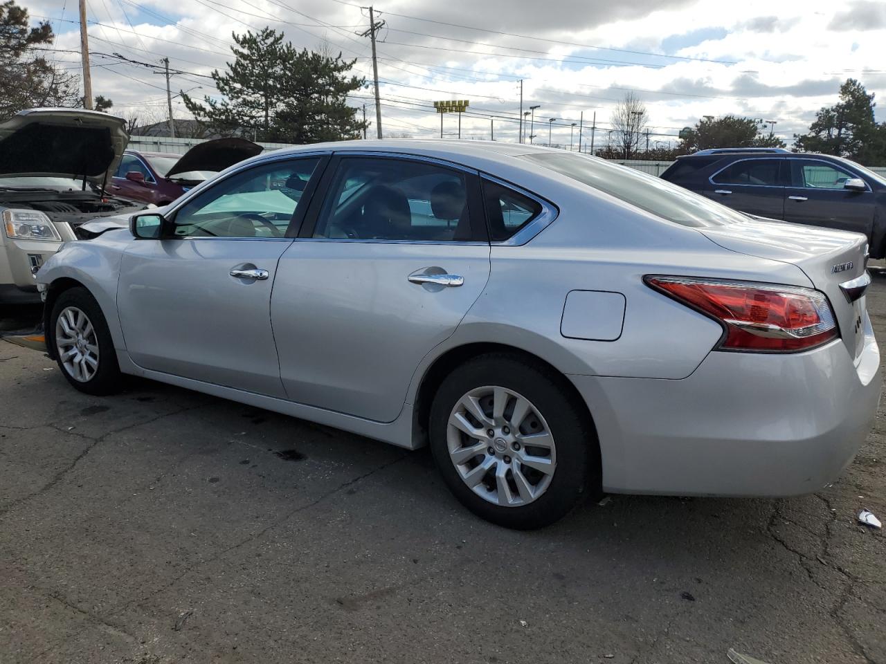 2015 Nissan Altima - Image 2