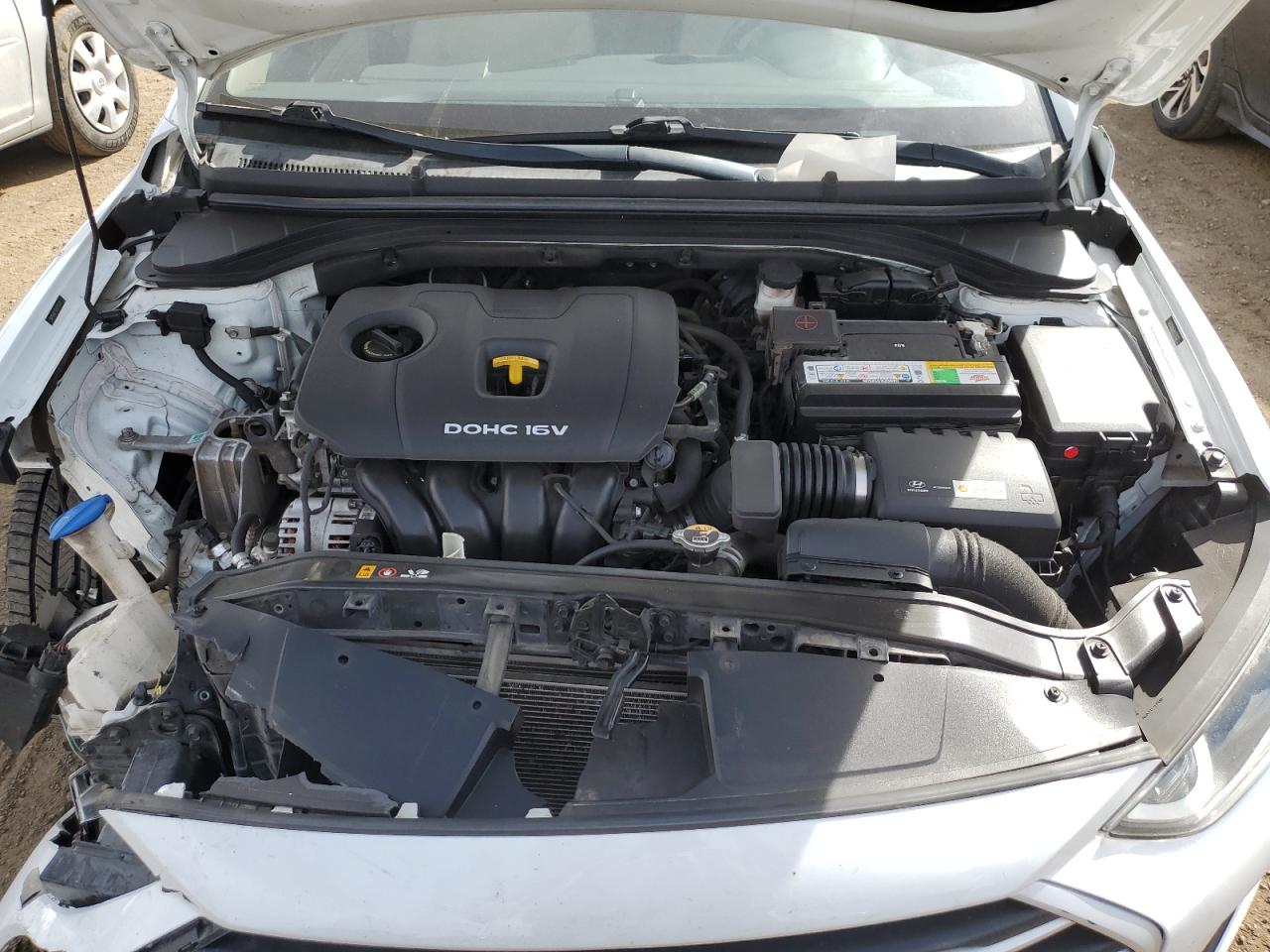 2017 Hyundai Elantra - Image 13