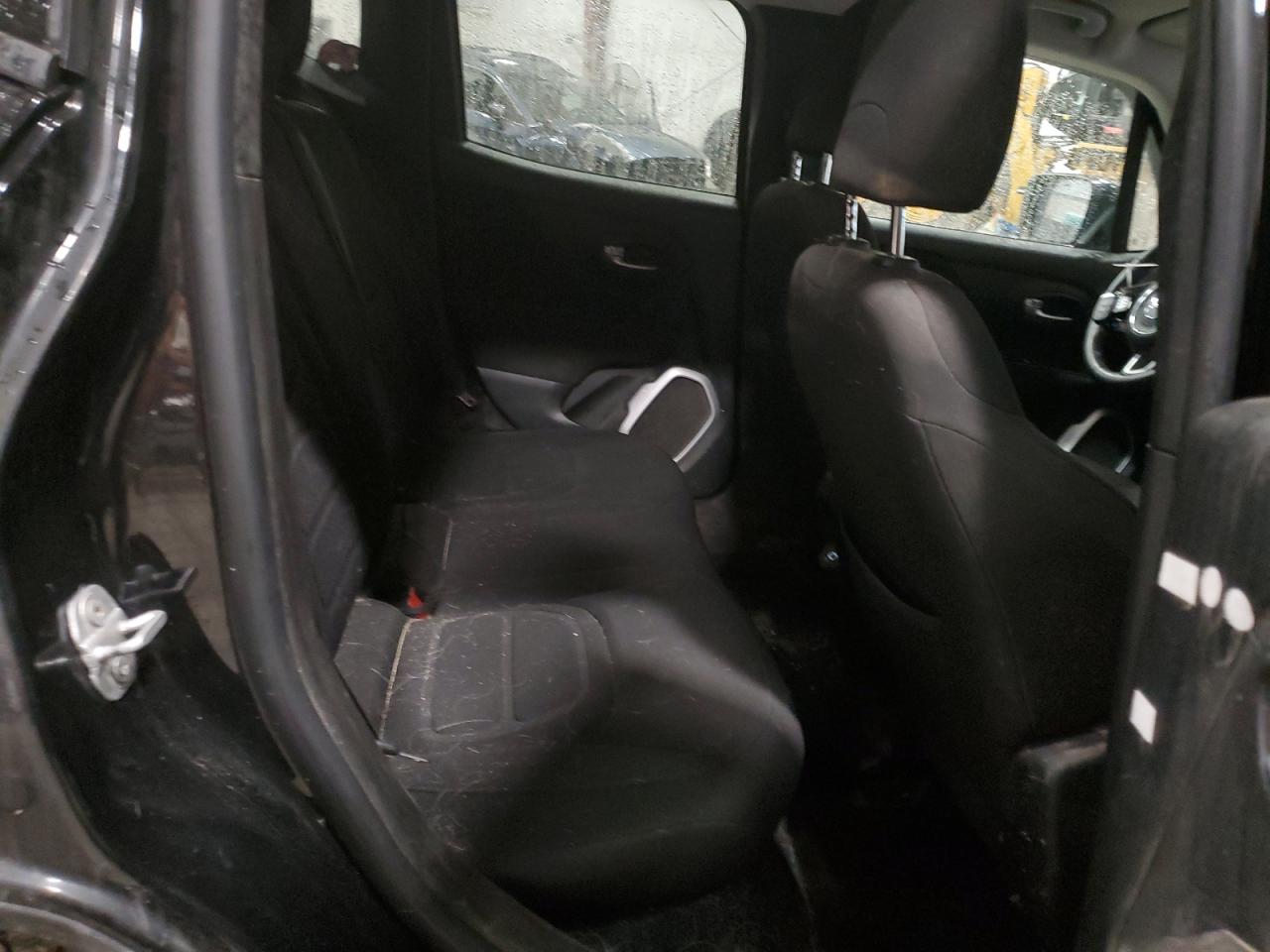 2018 Jeep Renegade - Image 11