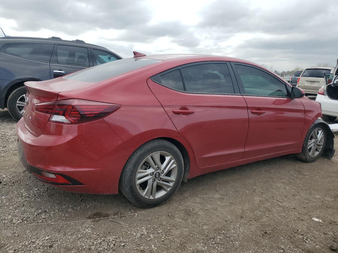 2020 Hyundai Elantra - Image 3