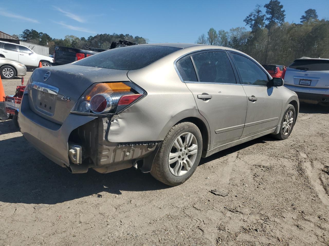 2011 Nissan Altima - Image 3