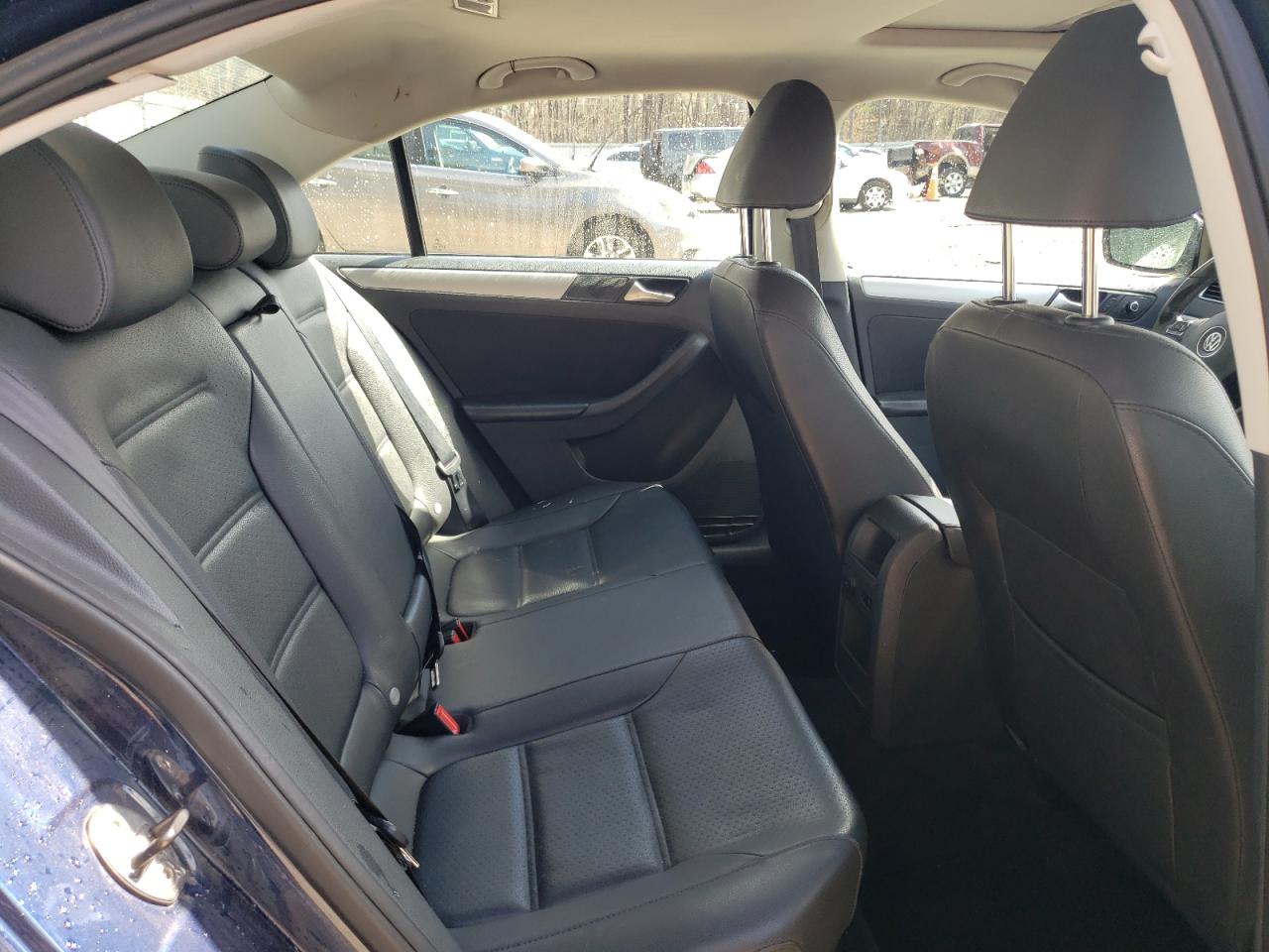 2014 Volkswagen Jetta - Image 10