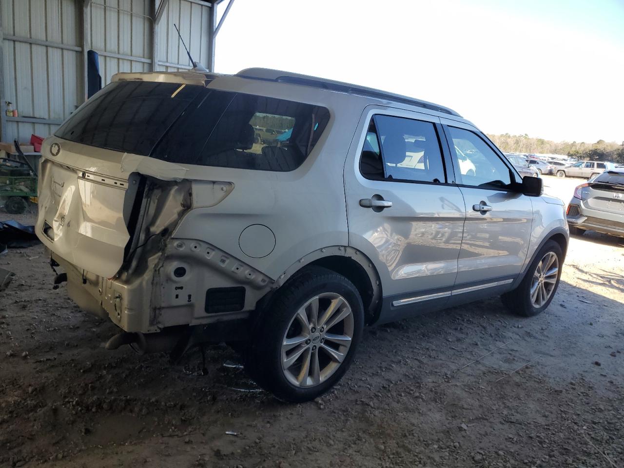2019 Ford Explorer - Image 3