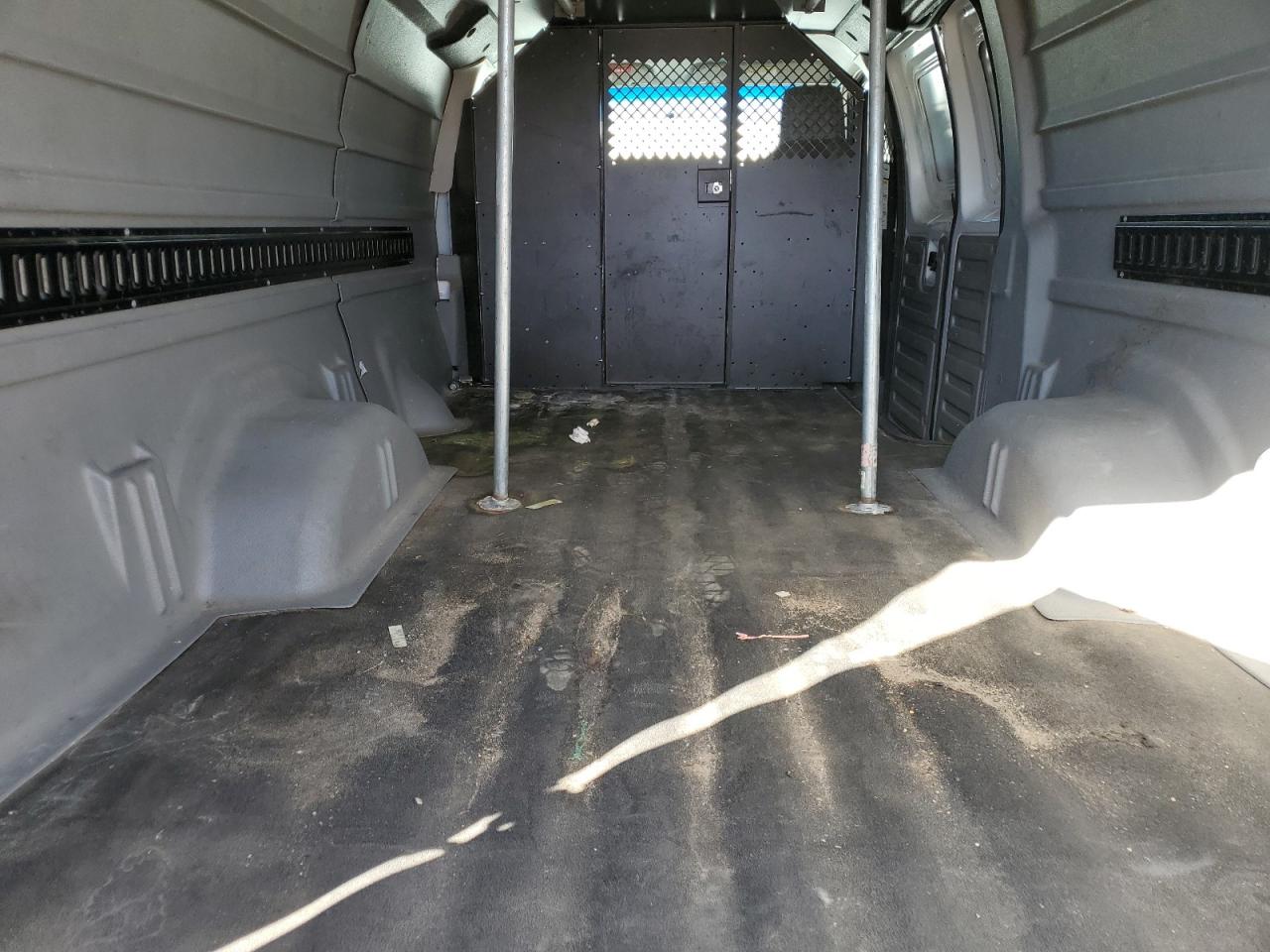 2014 Ford Econoline - Image 10