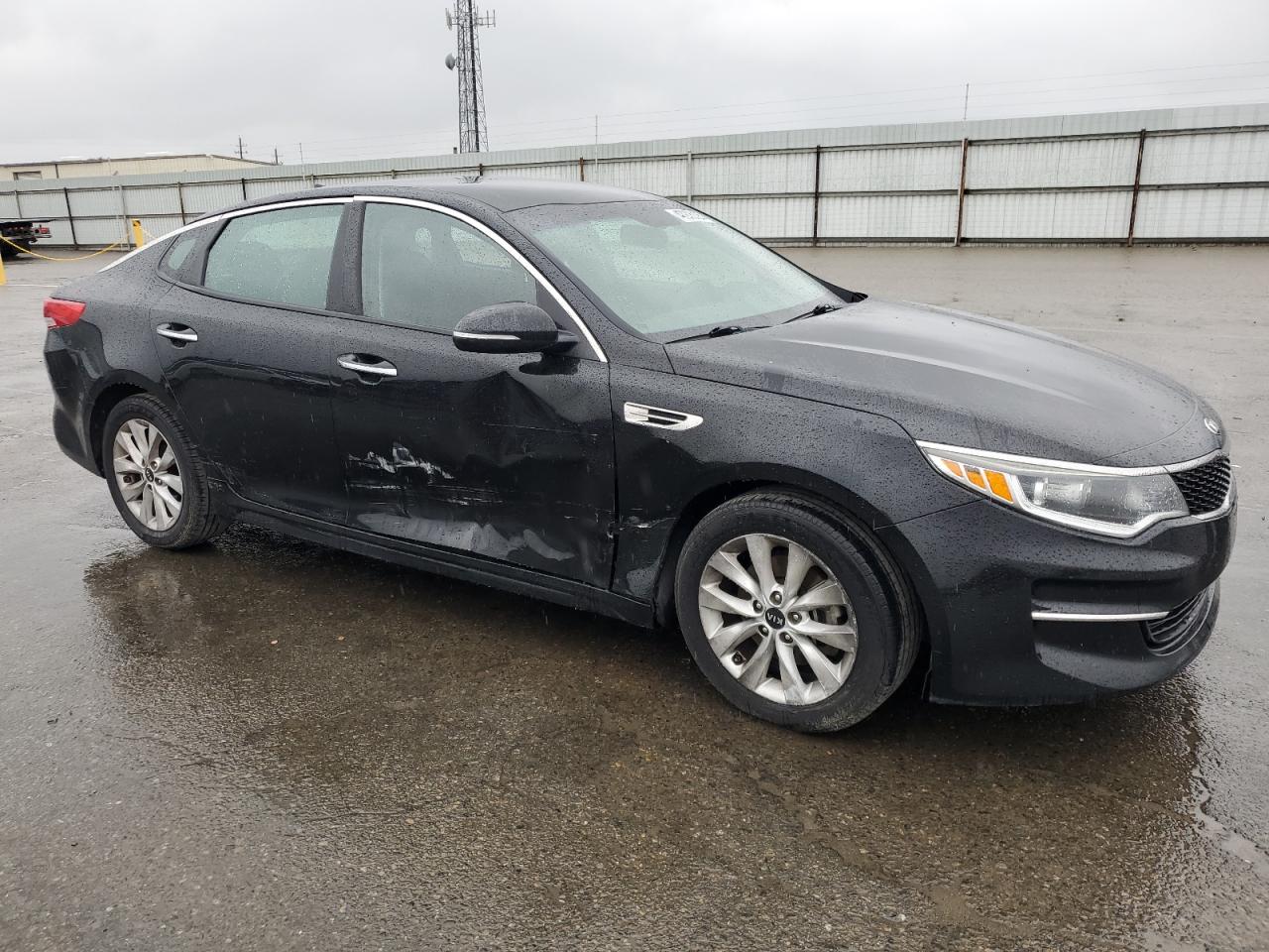 2017 Kia Optima - Image 4