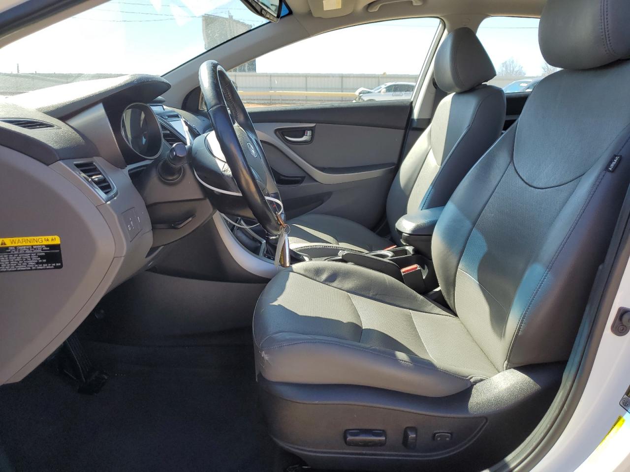 2015 Hyundai Elantra - Image 7