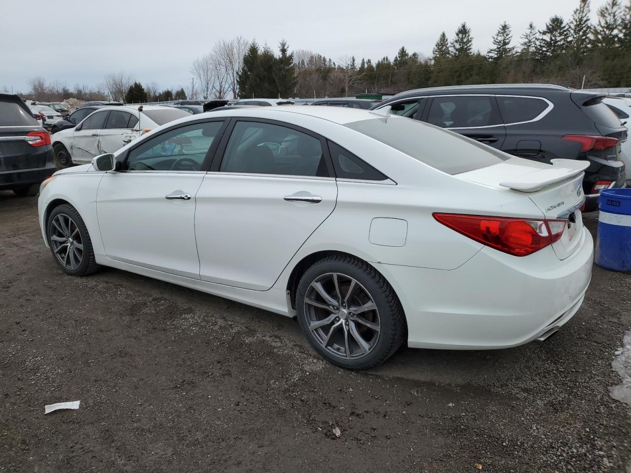 2011 Hyundai Sonata - Image 2
