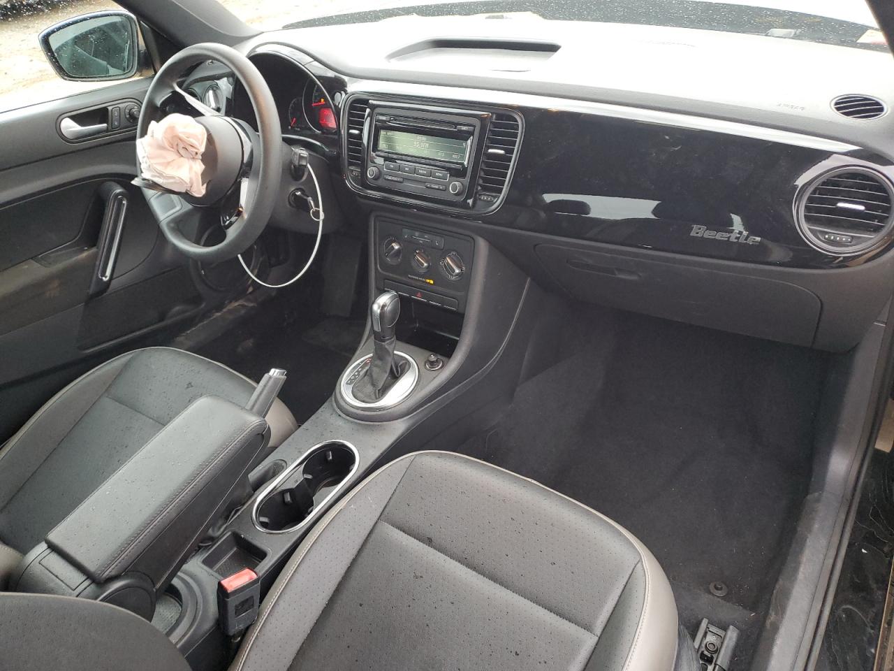 2015 Volkswagen Beetle - Image 8
