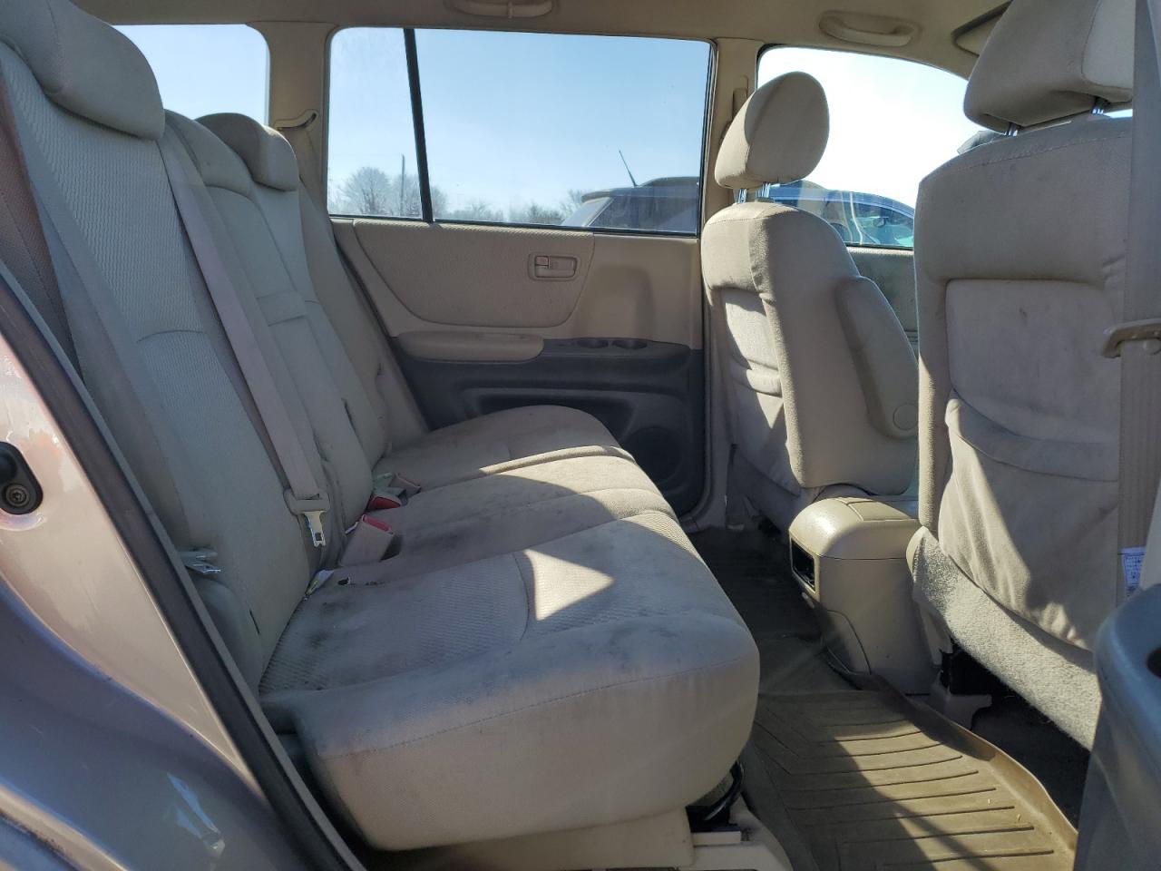 2004 Toyota Highlander - Image 11