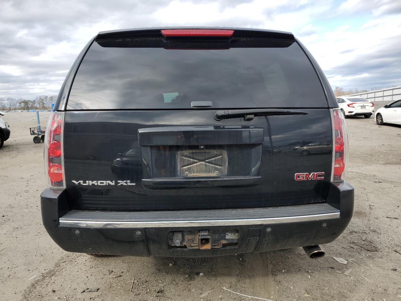 2013 GMC Yukon - Image 6
