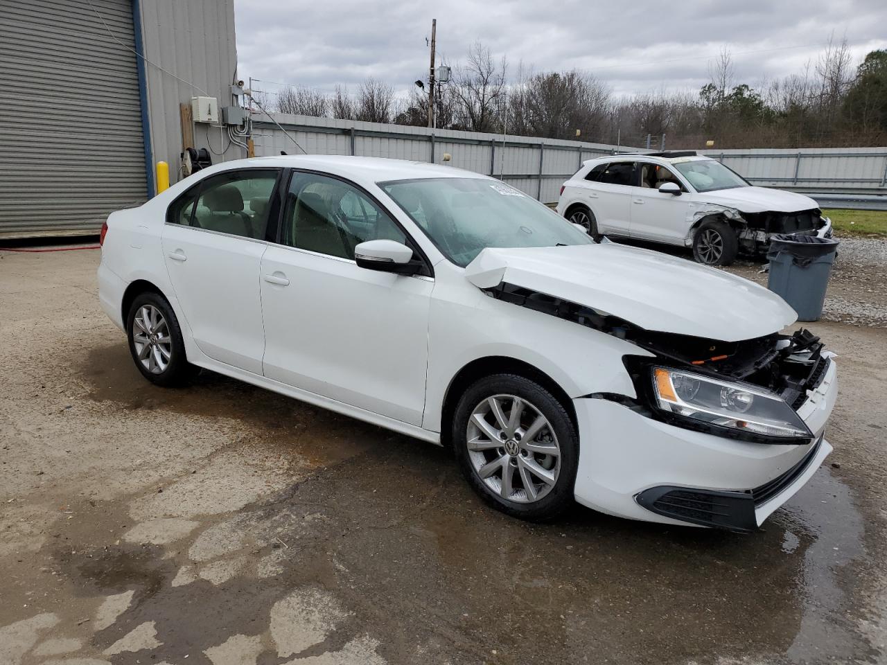 2014 Volkswagen Jetta - Image 4