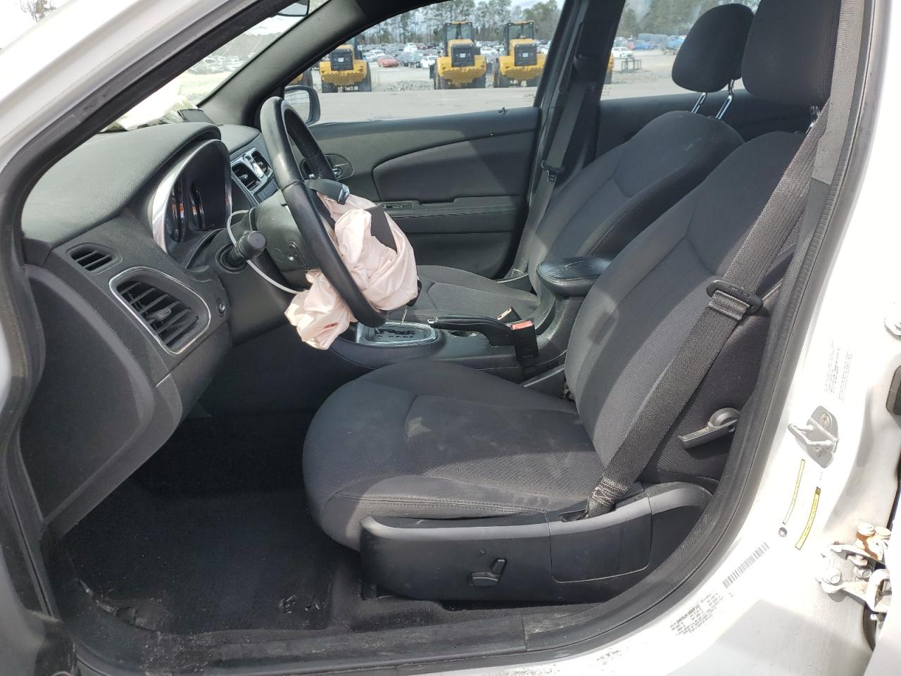 2013 Chrysler 200 - Image 7