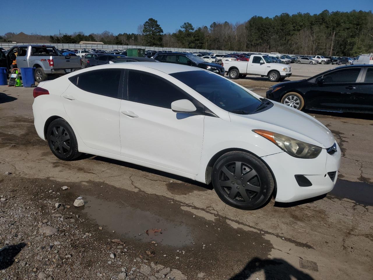 2013 Hyundai Elantra - Image 4
