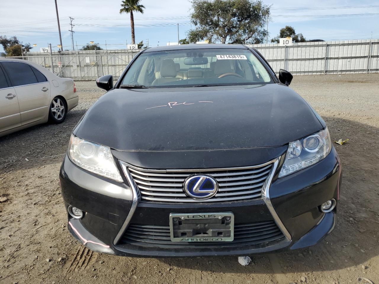 2015 Lexus ES - Image 5
