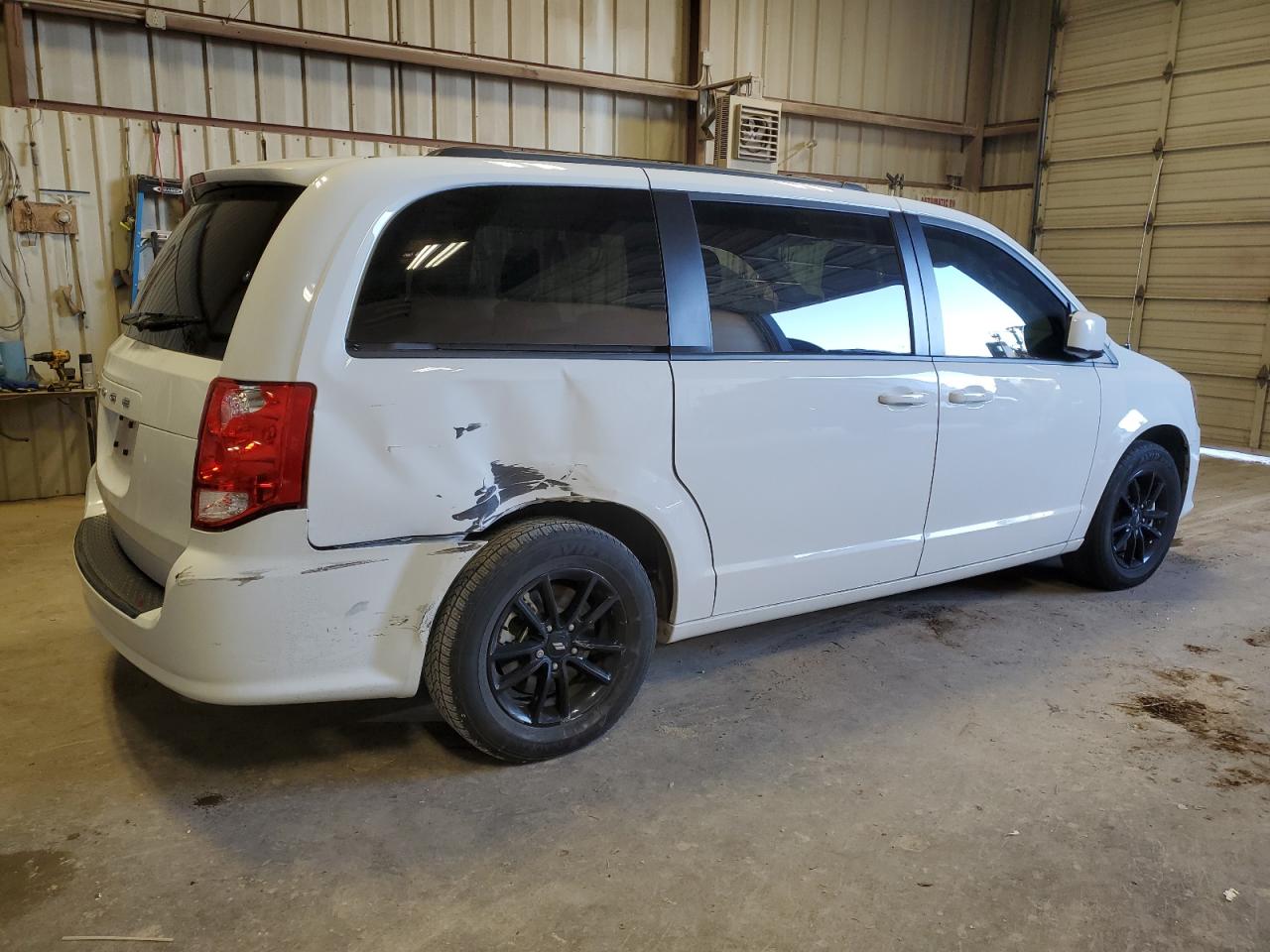 2020 Dodge Caravan - Image 3