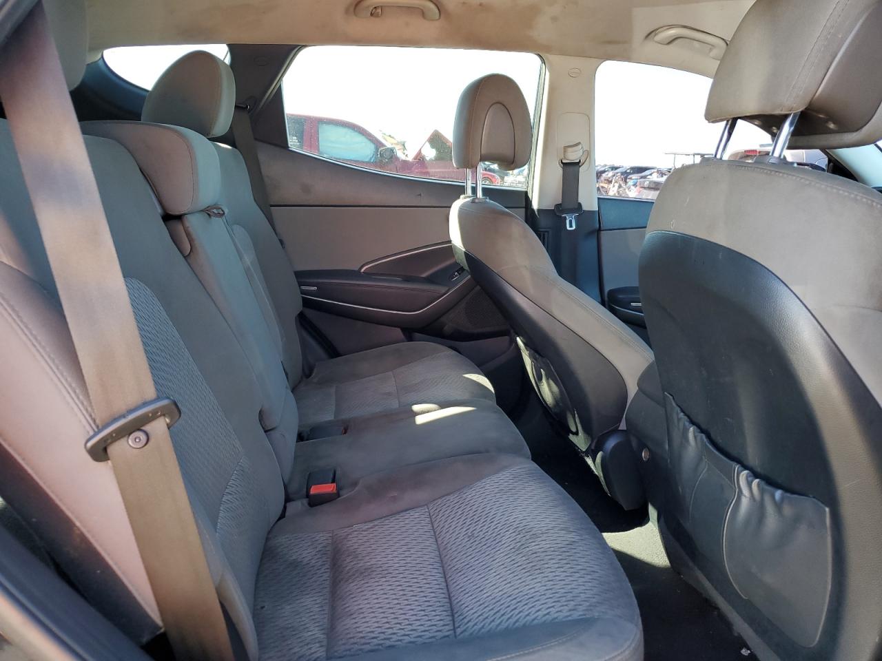 2018 Hyundai Santa Fe - Image 11