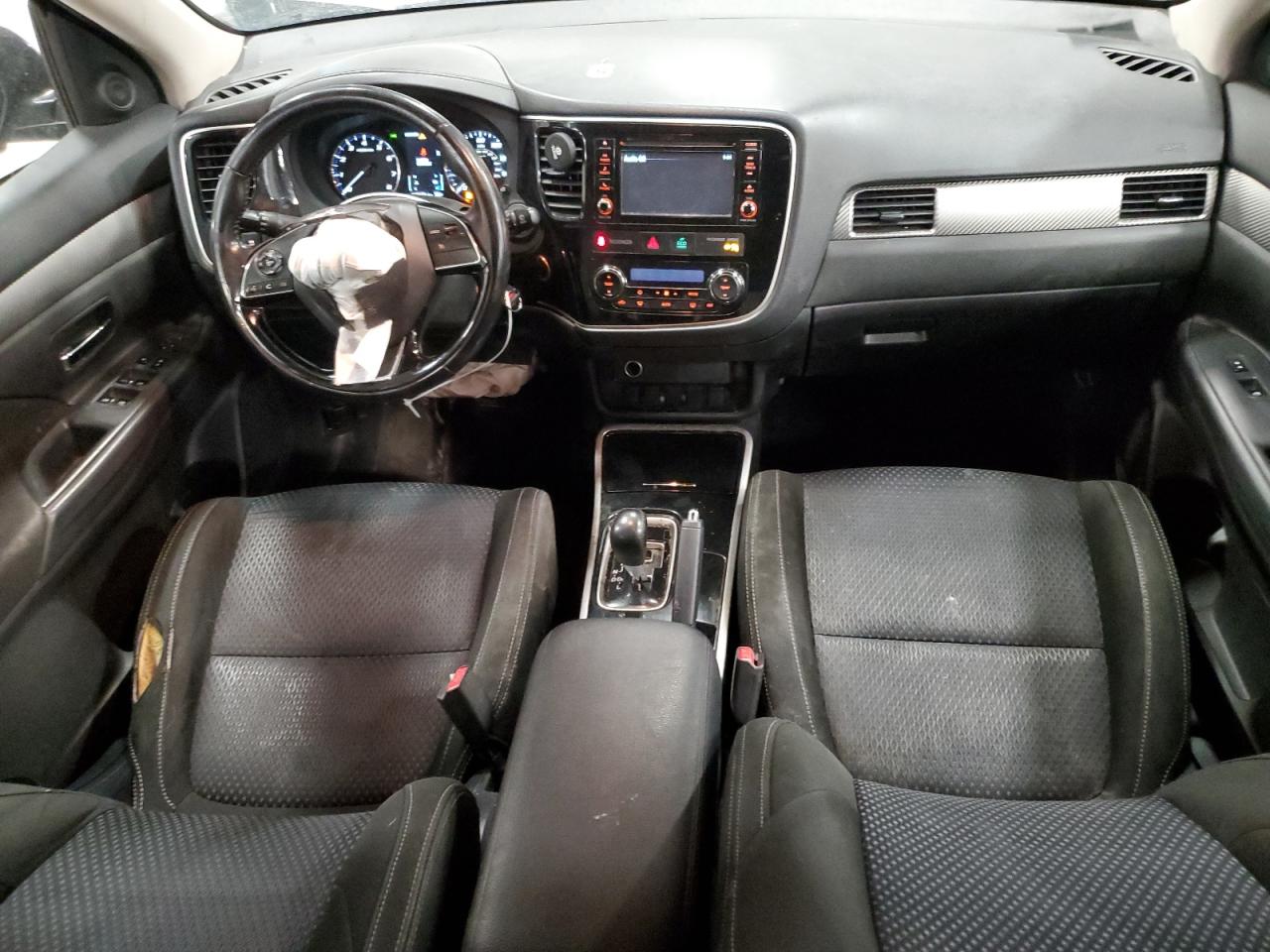 2017 Mitsubishi Outlander - Image 8