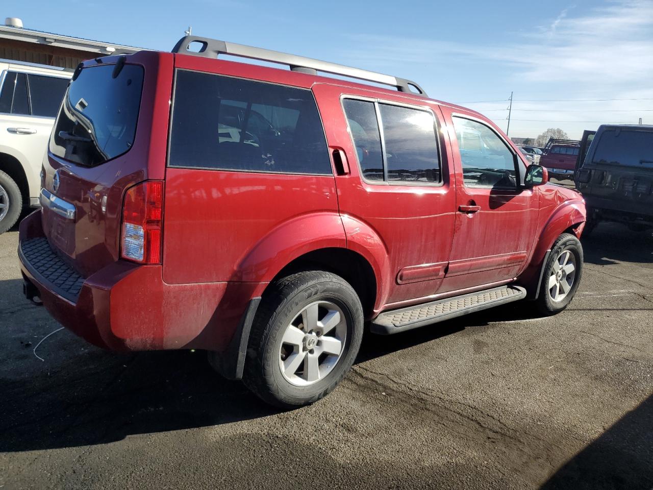 2011 Nissan Pathfinder - Image 3
