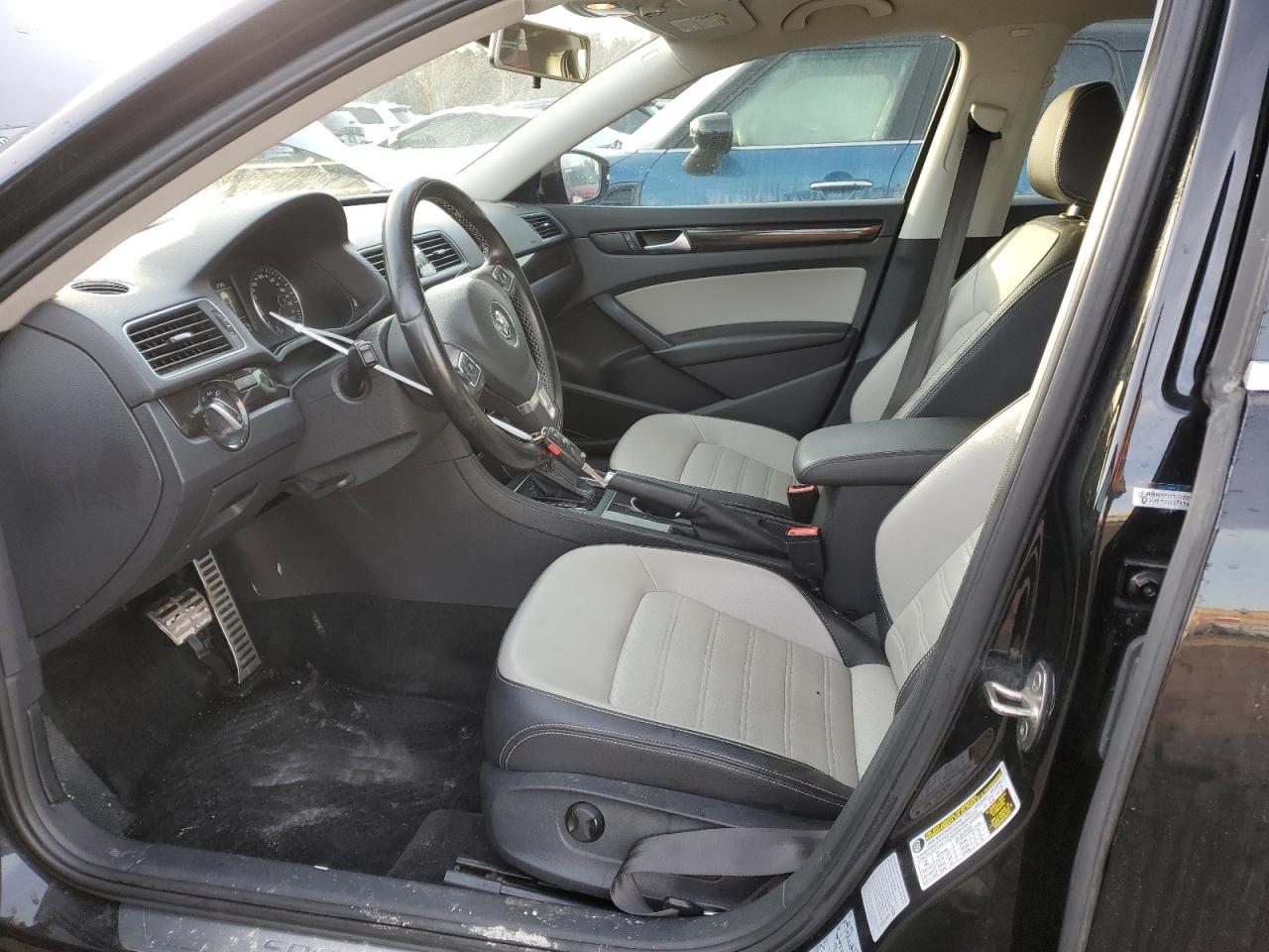 2015 Volkswagen Passat - Image 7