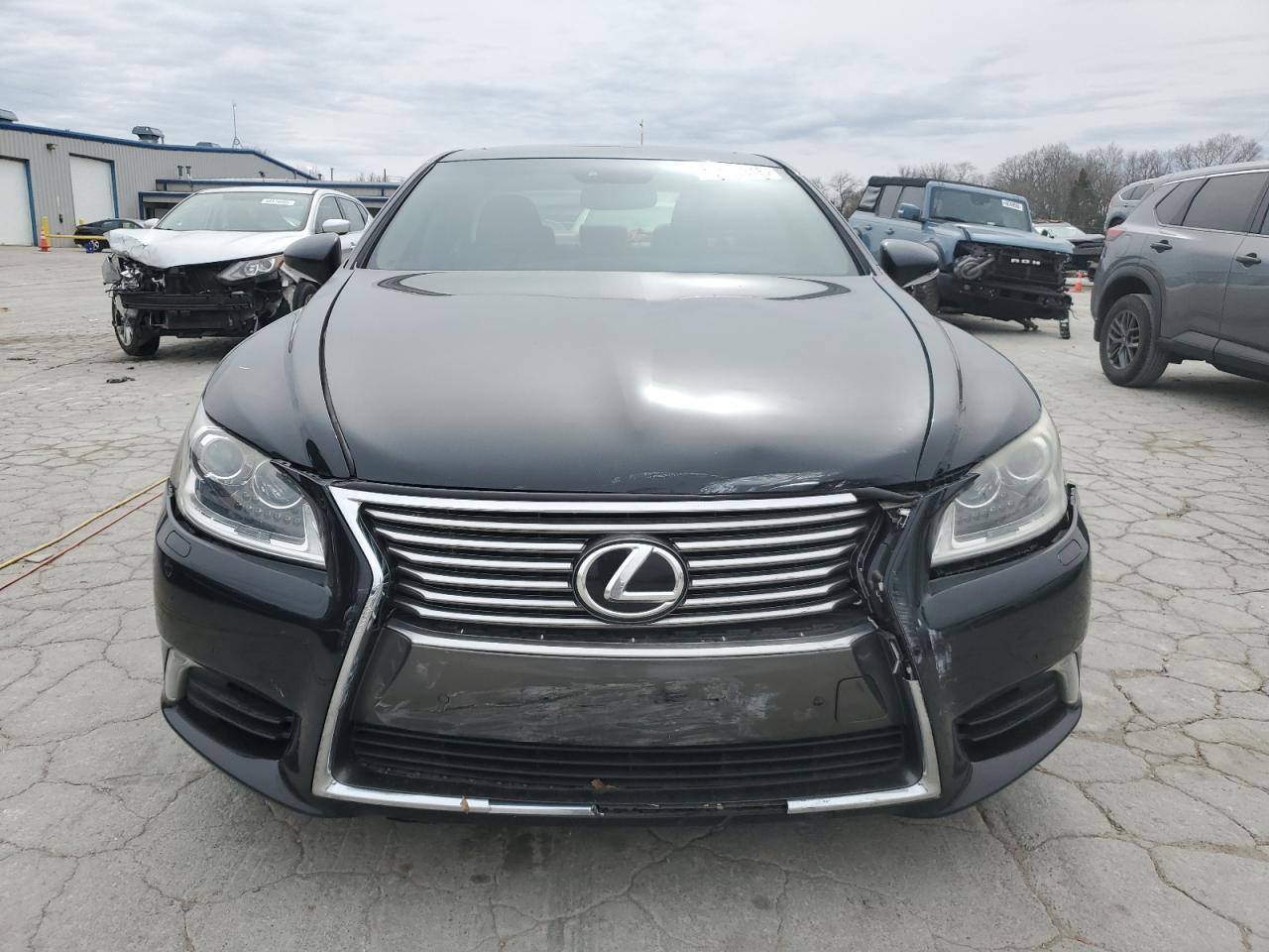 2013 Lexus LS - Image 5