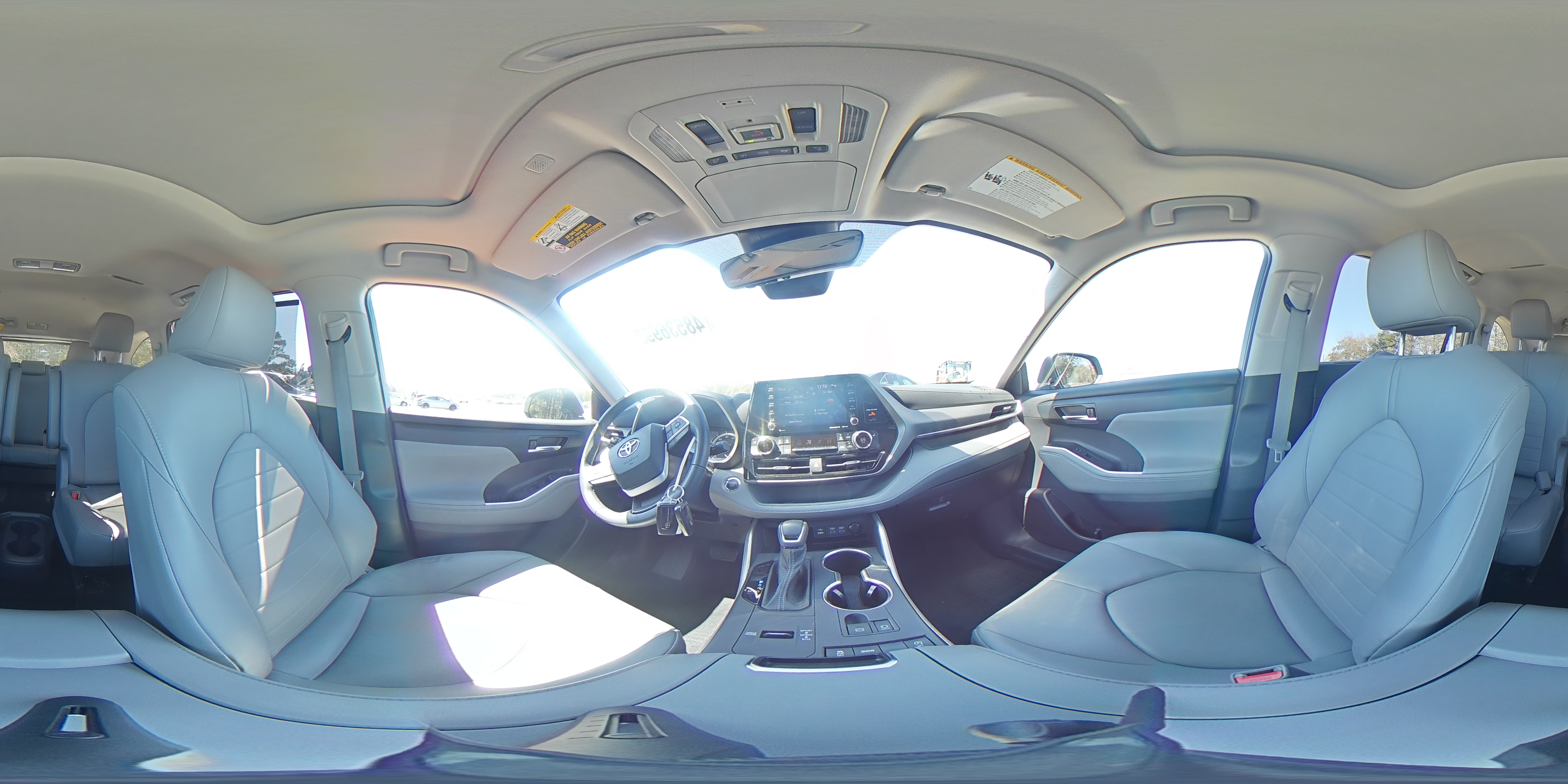 2022 Toyota Highlander - Image 15