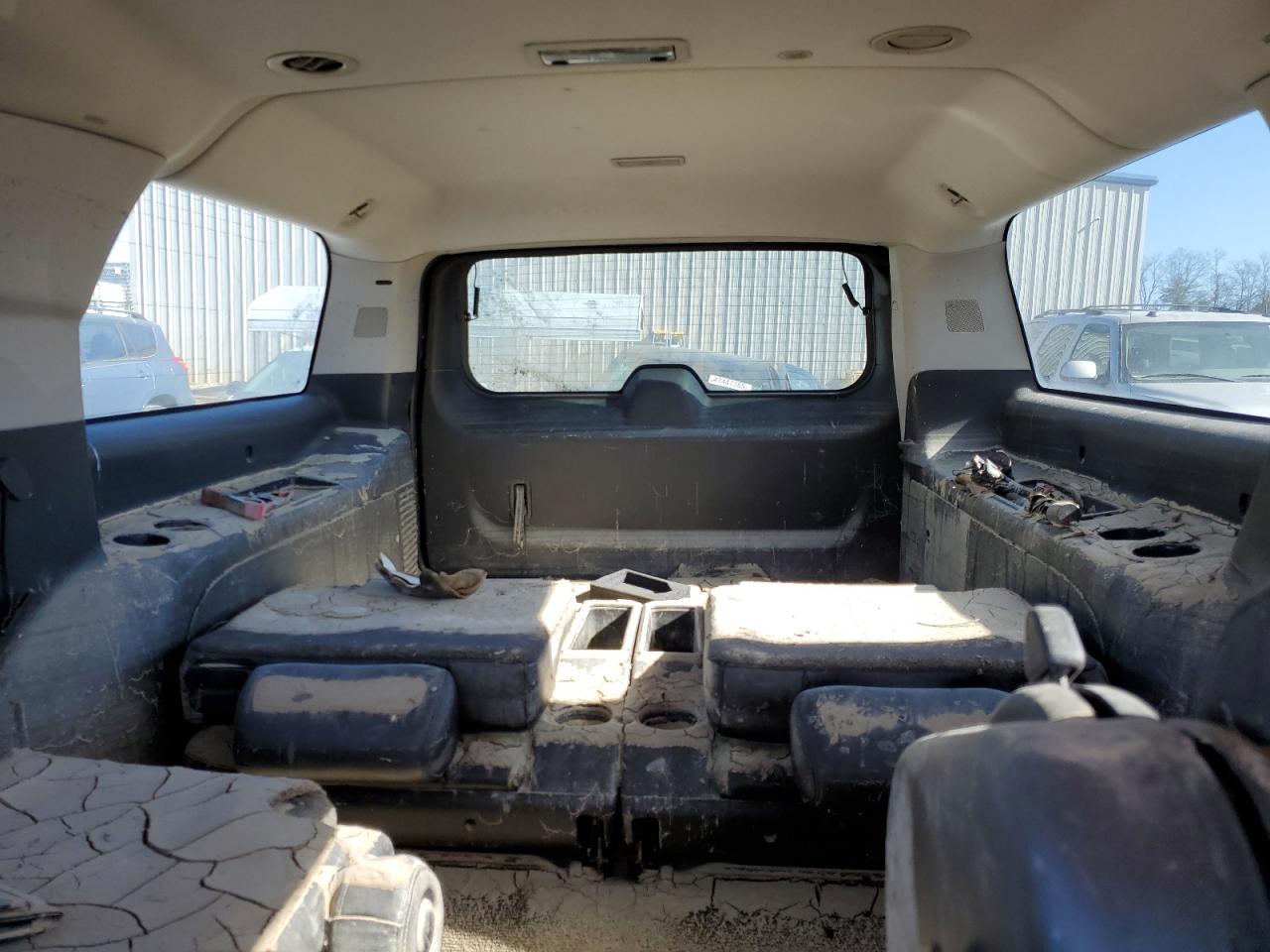 2007 Chevrolet Suburban - Image 10