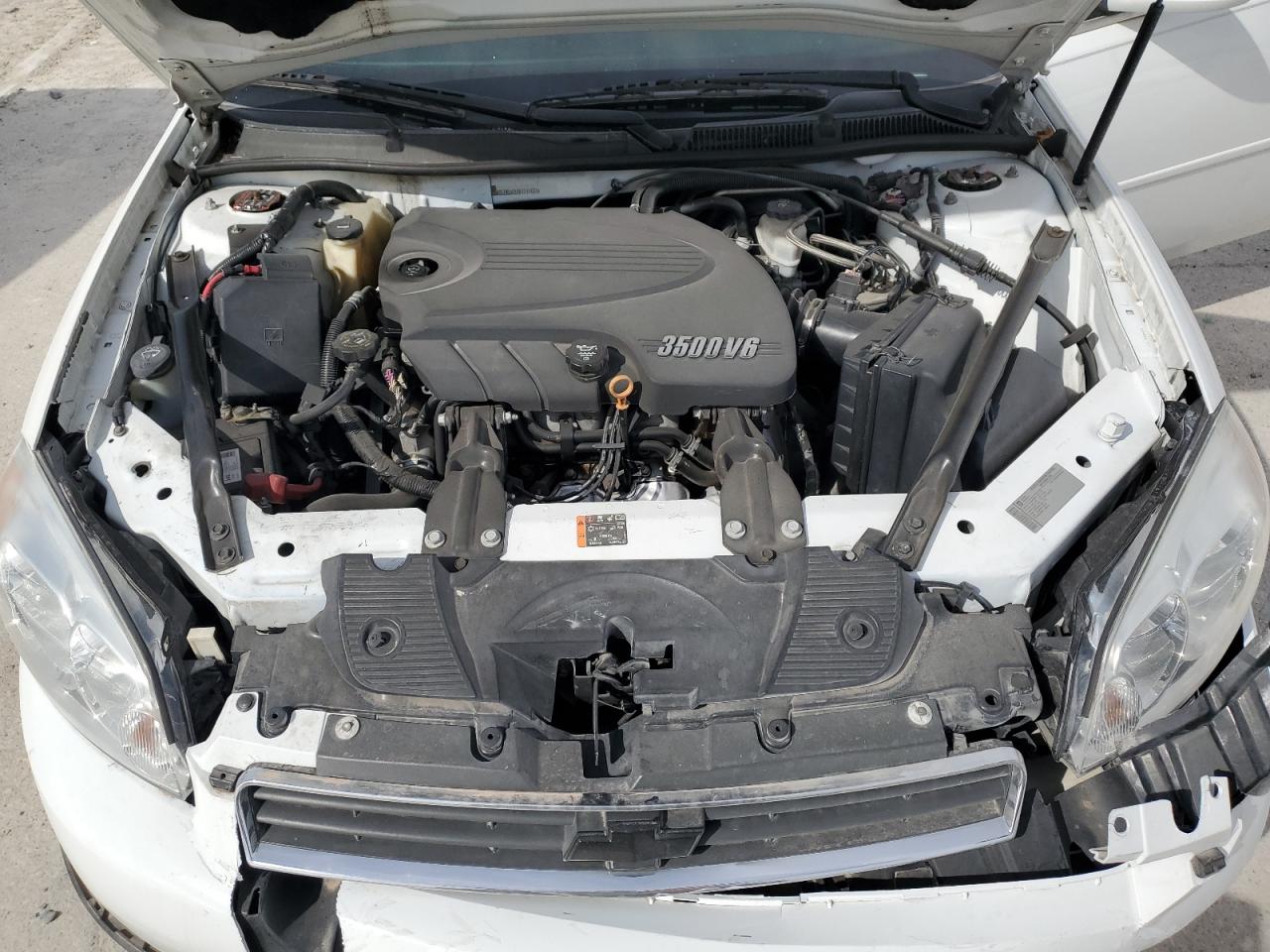 2011 Chevrolet Impala - Image 12