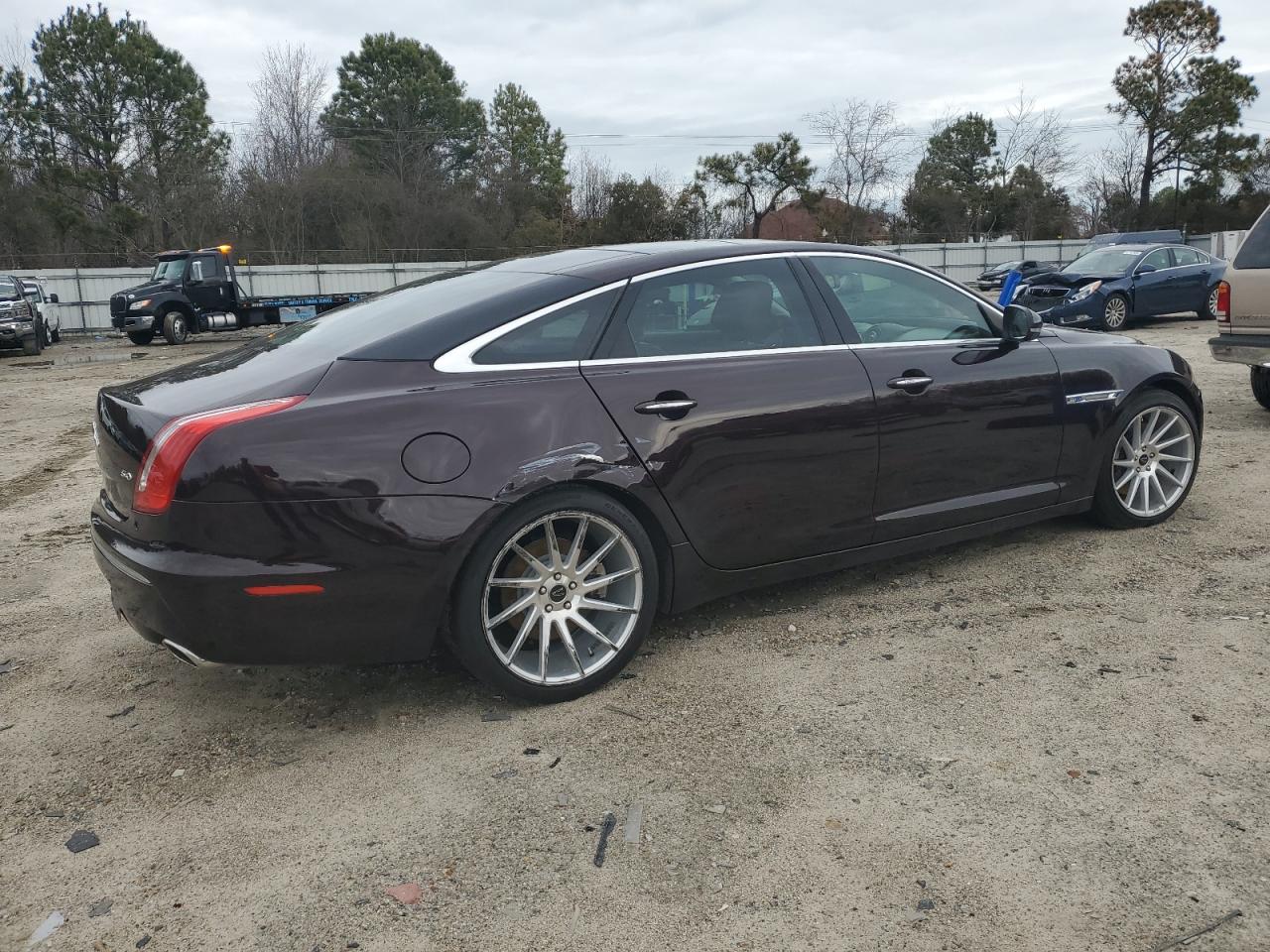 2011 Jaguar XJ - Image 3