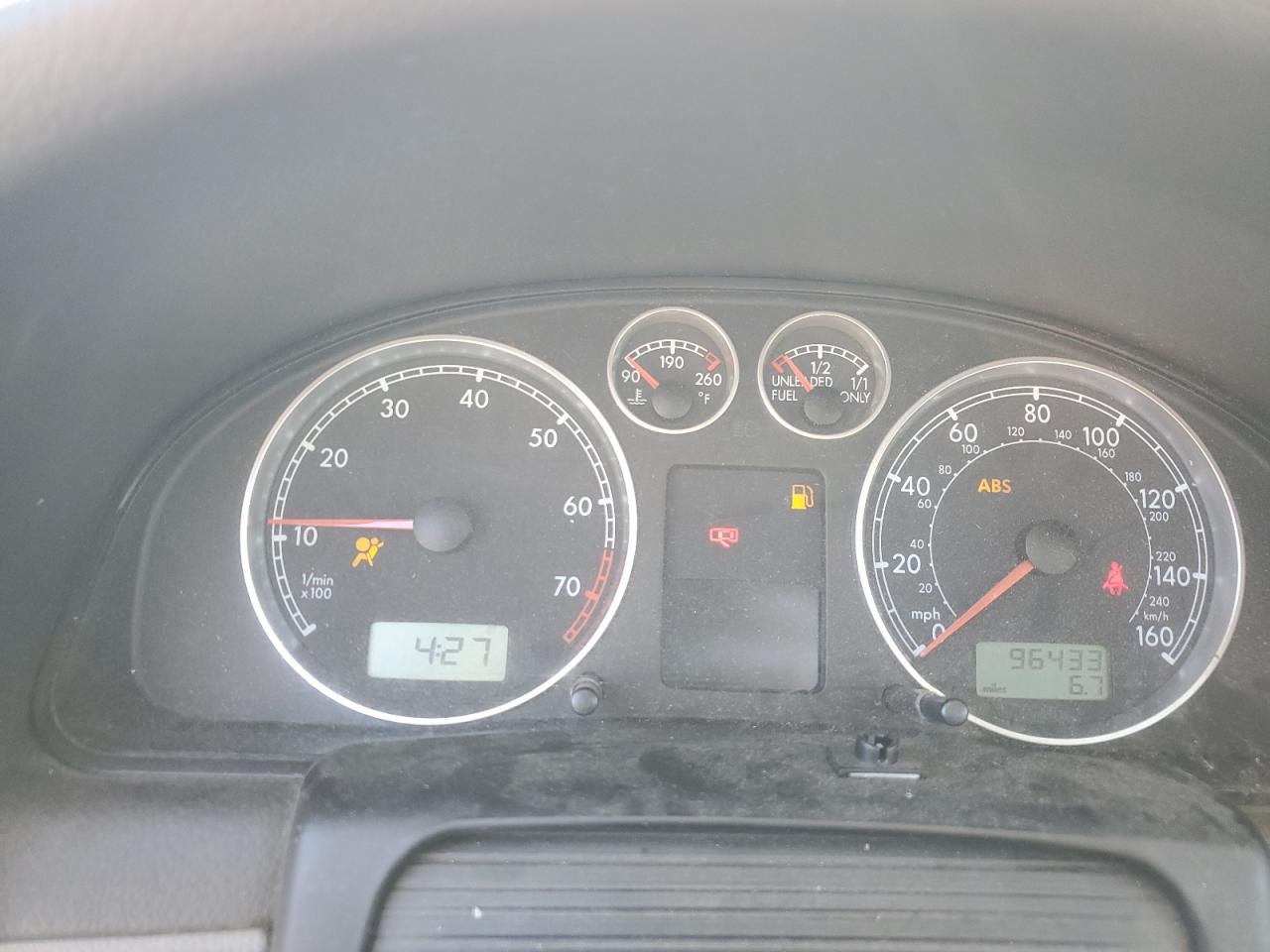 2001 Volkswagen Passat - Image 9