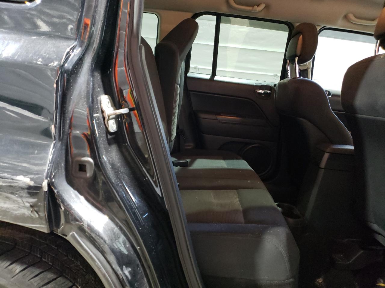 2012 Jeep Liberty (Patriot) - Image 11
