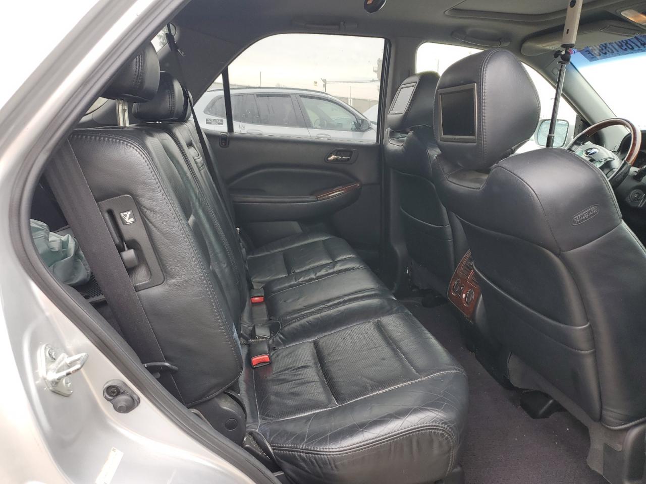 2004 Acura MDX - Image 12
