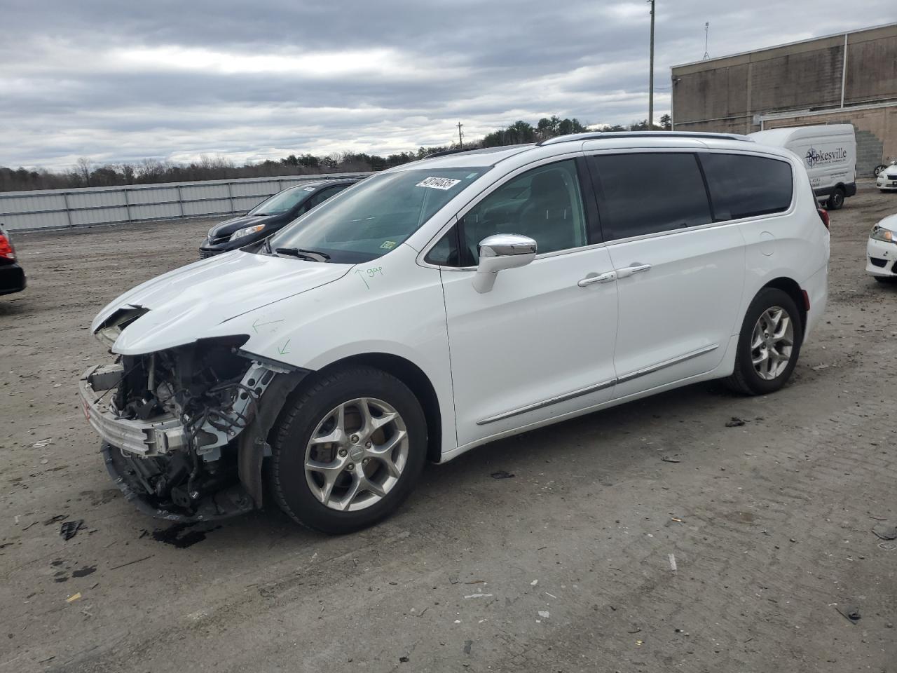 2019 Chrysler Pacifica - Image 1