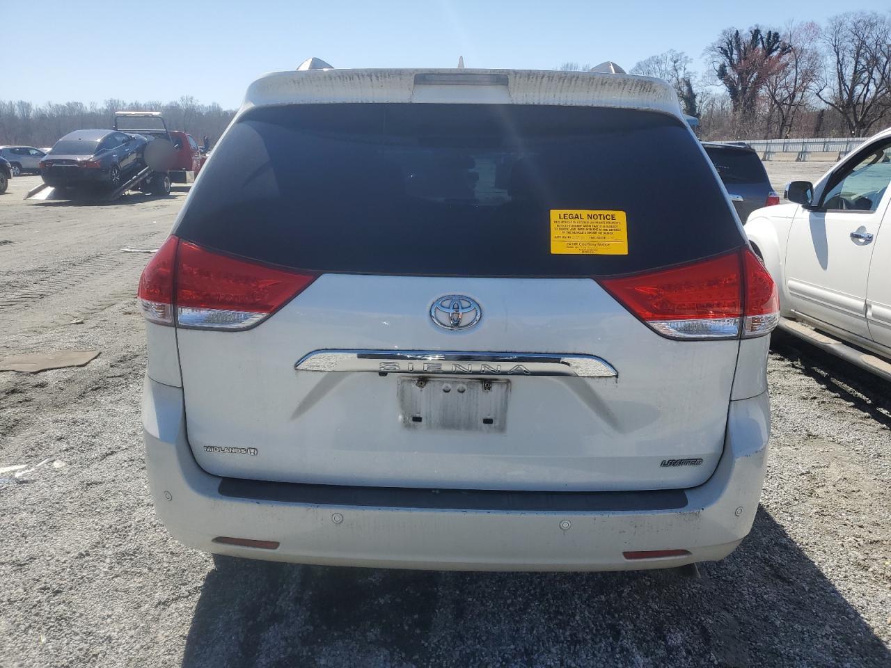 2014 Toyota Sienna - Image 6