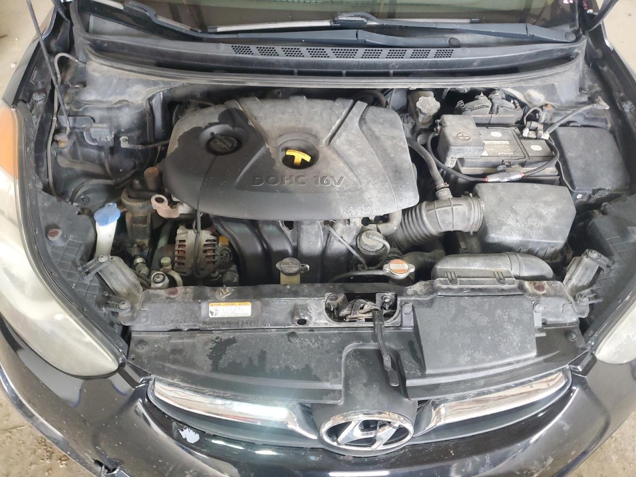 2012 Hyundai Elantra - Image 11