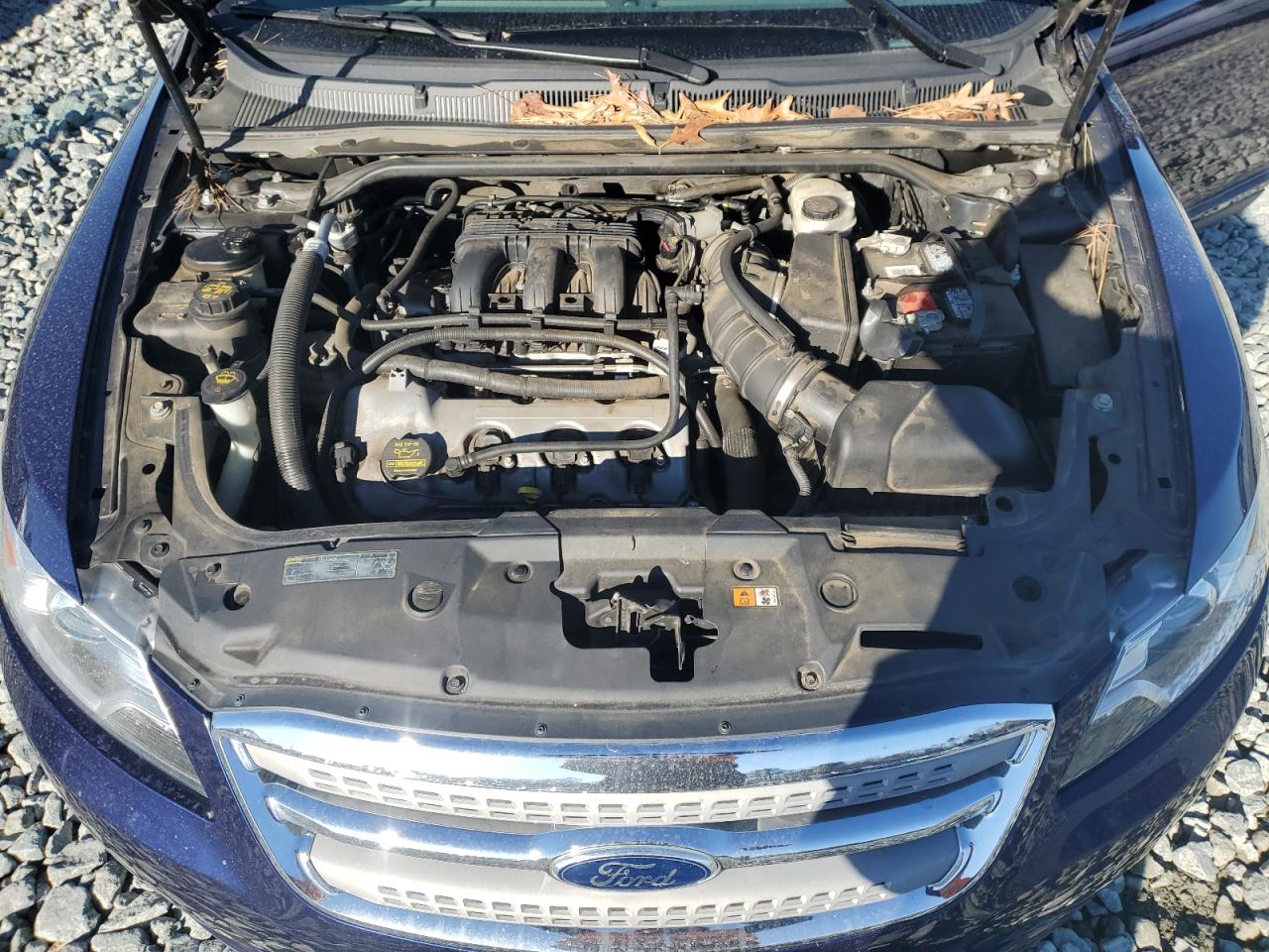 2011 Ford Taurus - Image 11