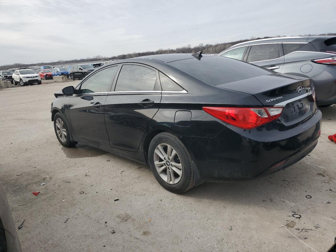 2013 Hyundai Sonata - Image 2