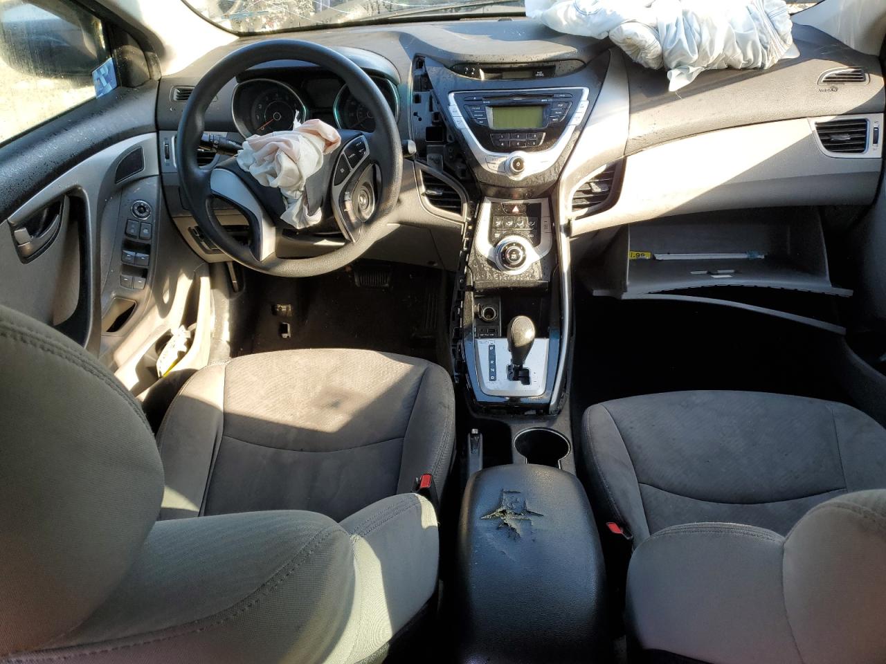 2012 Hyundai Elantra - Image 8