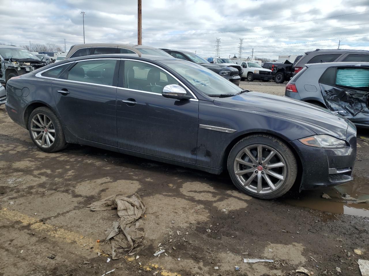 2017 Jaguar XJ - Image 4
