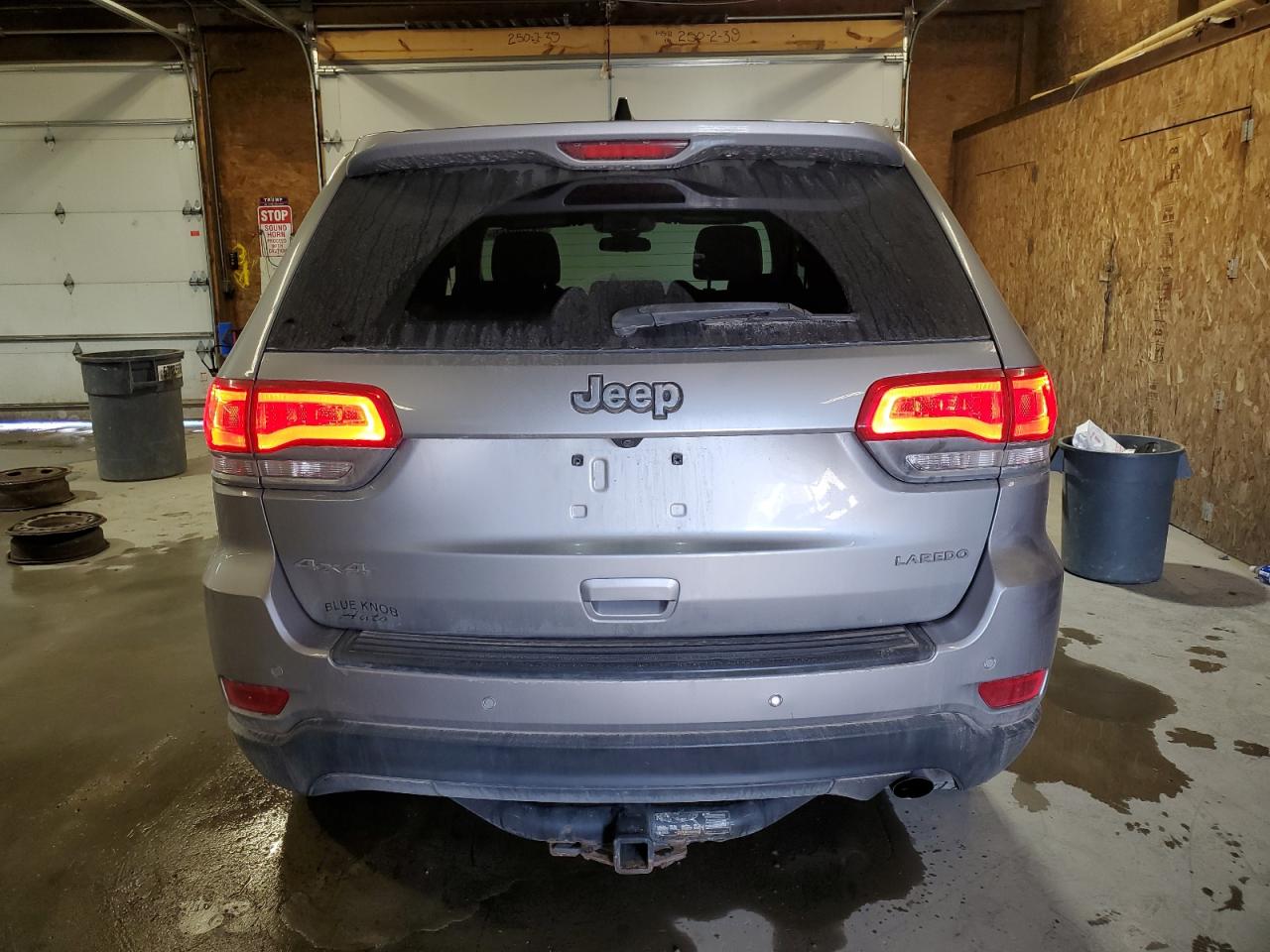 2018 Jeep Grand Cherokee - Image 6