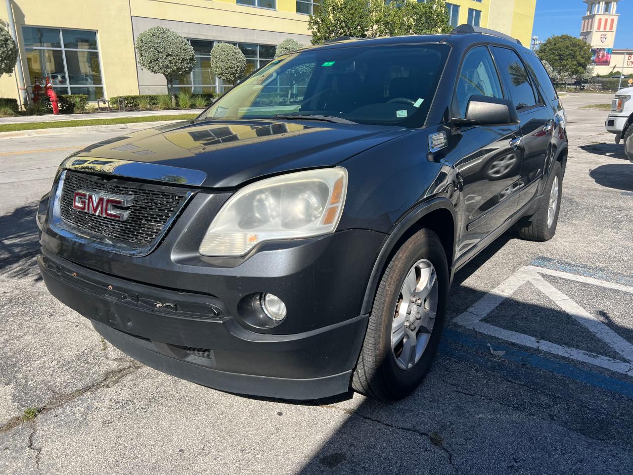 2012 GMC Acadia - Image 2