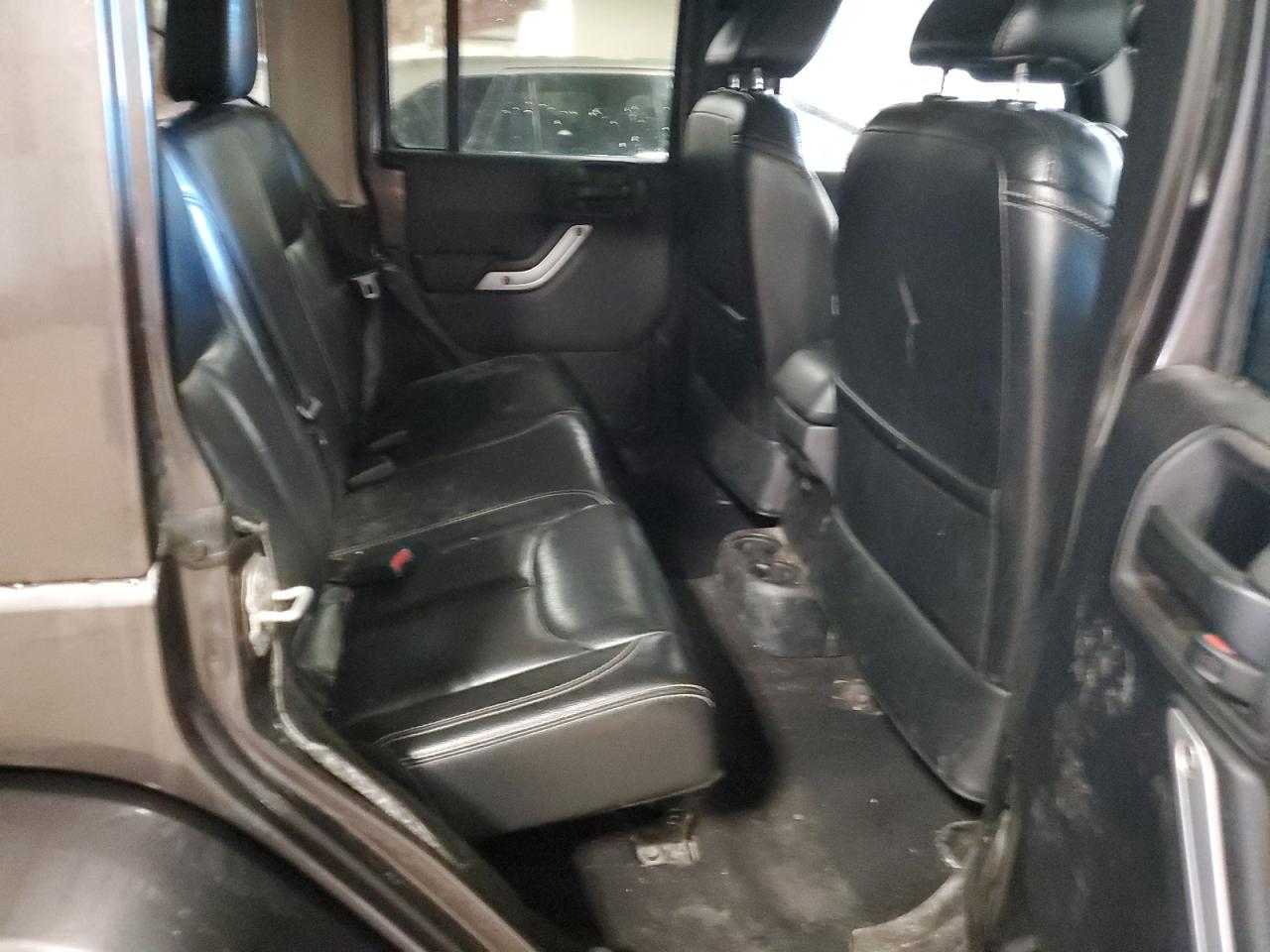 2014 Jeep Wrangler - Image 11