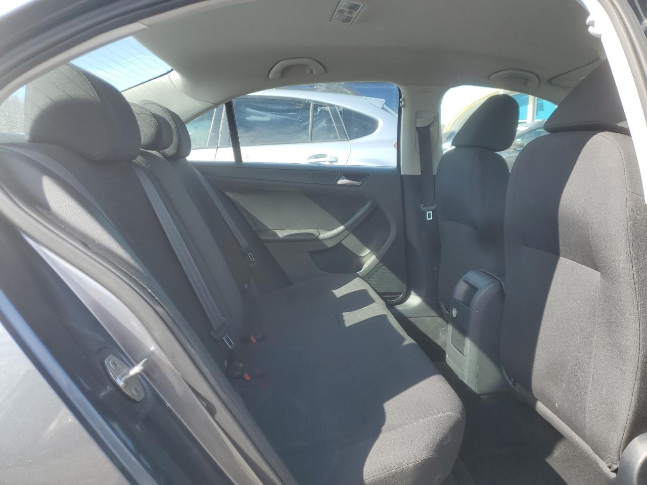 2016 Volkswagen Jetta - Image 10