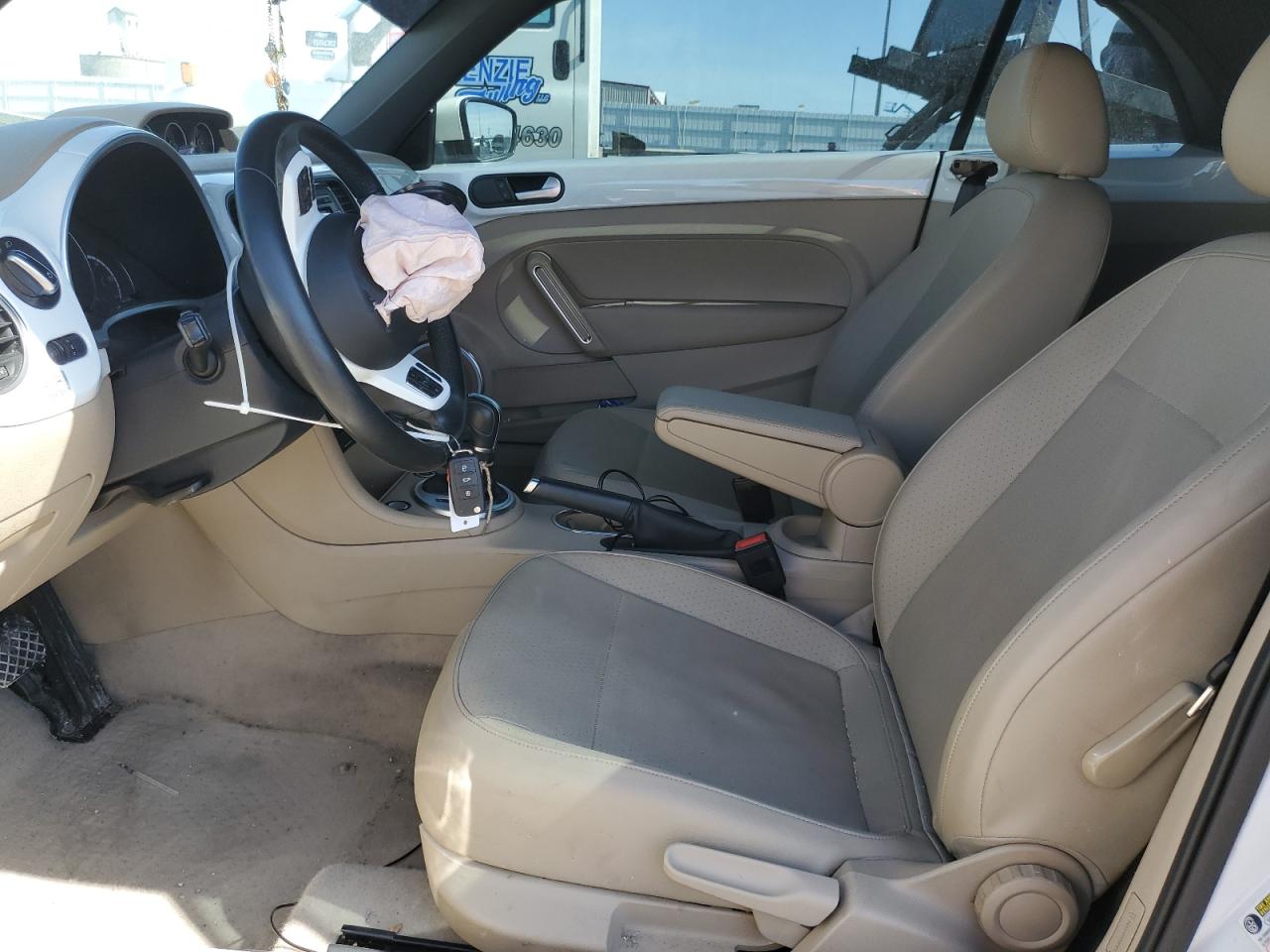 2015 Volkswagen Beetle - Image 7