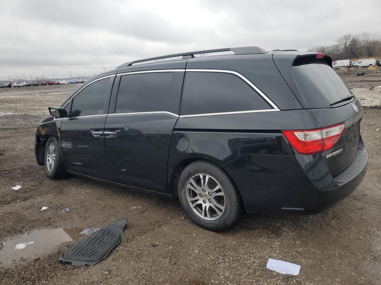 2011 Honda Odyssey - Image 2