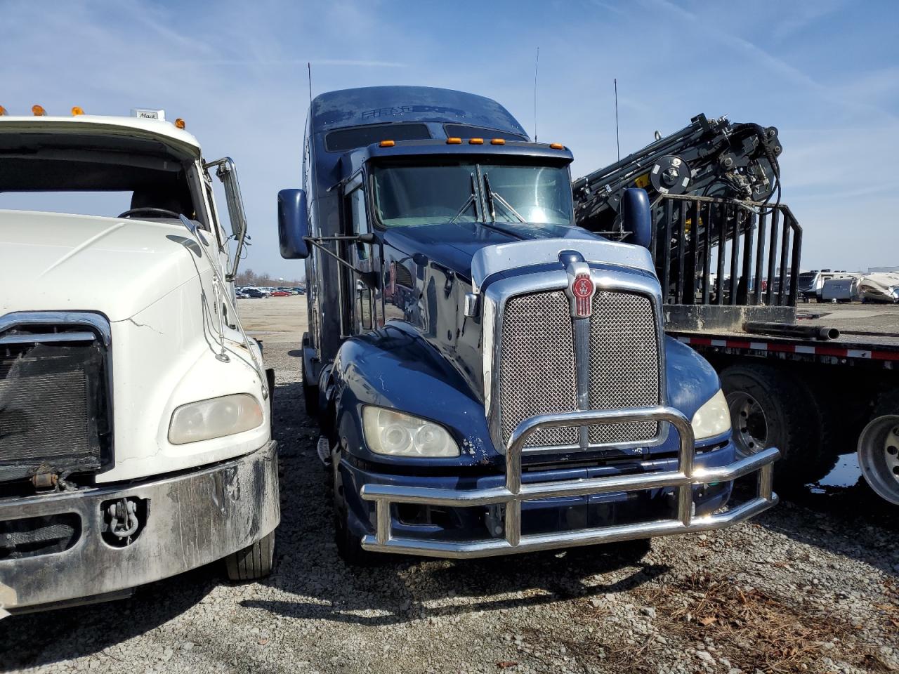 2009 Kenworth T660 Semi Truck იყიდება Cicero-ში, IN - Side